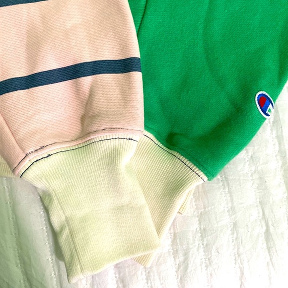 White Champion Reverse Weave Colorblack Pullover Size XS - Picture 4 of 6